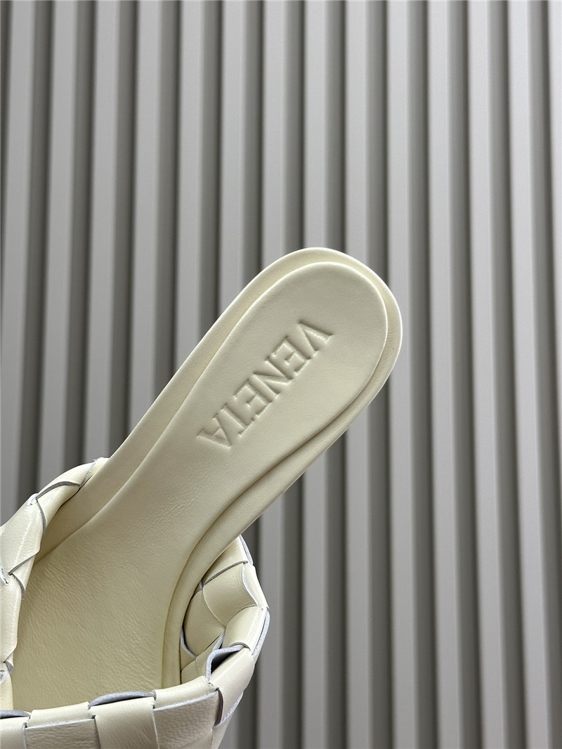 b0tt*ga Ven*ta mid heel blink mule in intrecciato sea salt