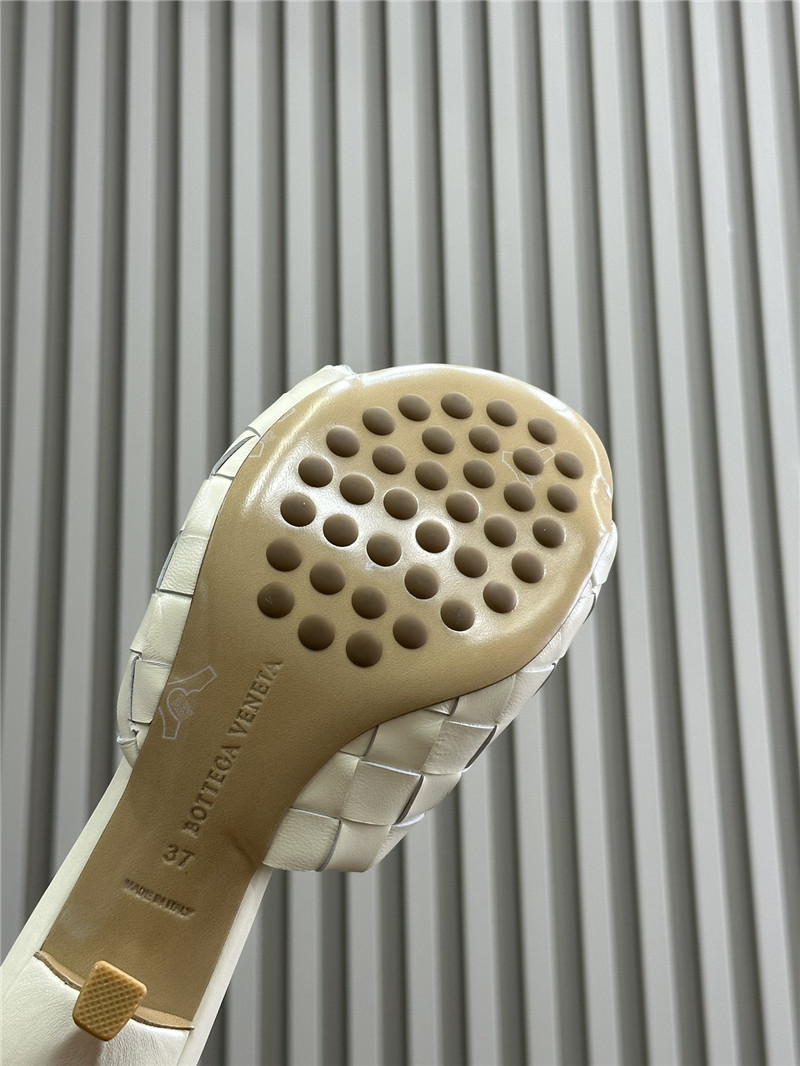 b0tt*ga Ven*ta mid heel blink mule in intrecciato sea salt