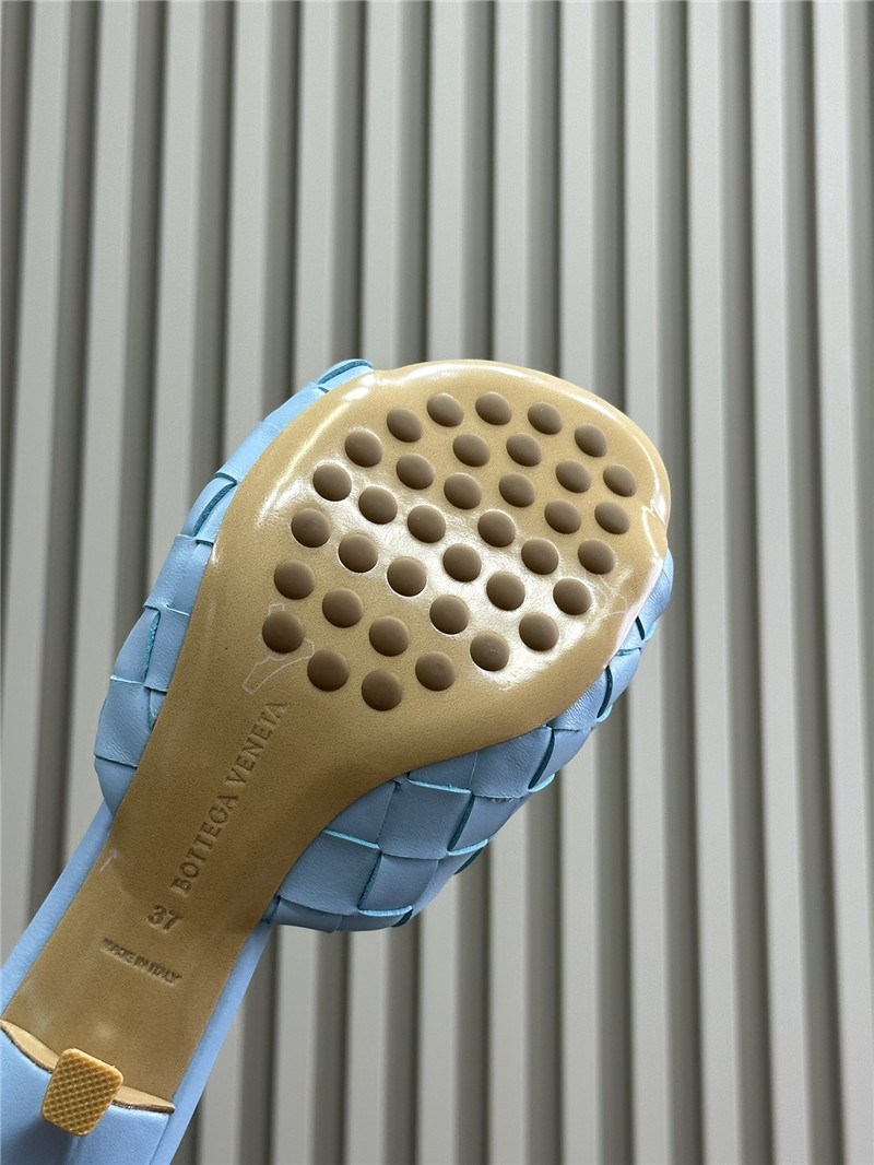 b0tt*ga Ven*ta mid heel blink mule in intrecciato ice