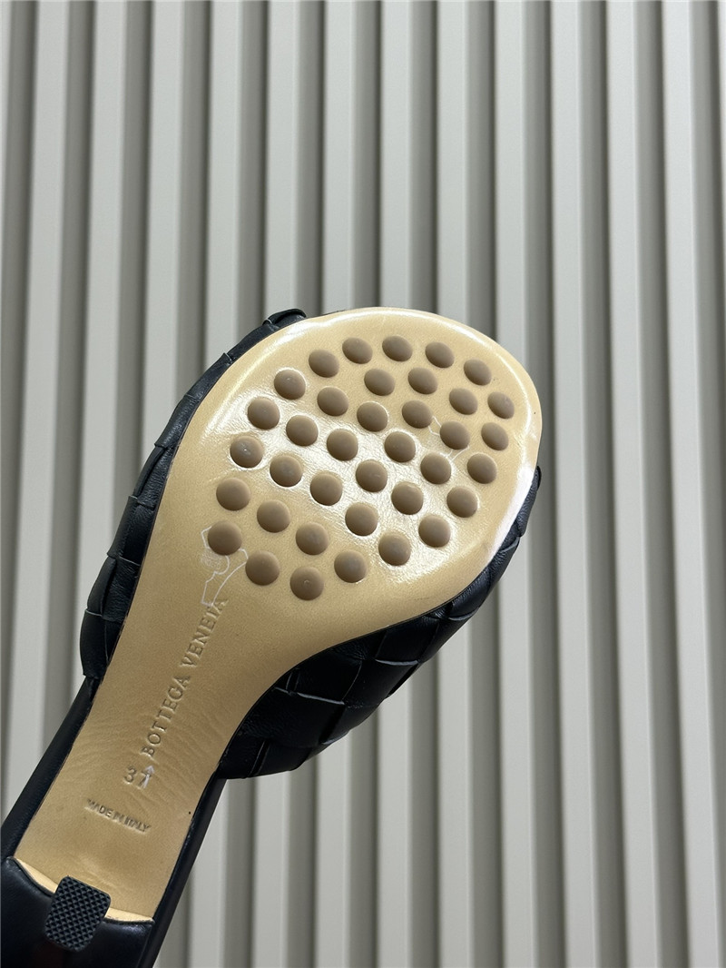 b0tt*ga Ven*ta mid heel blink mule in intrecciato black