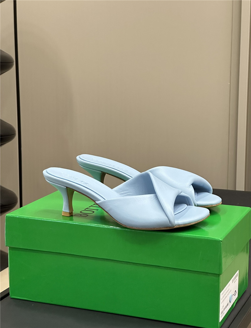 b0tt*ga Ven*ta mid heel blink mule in ice lambskin