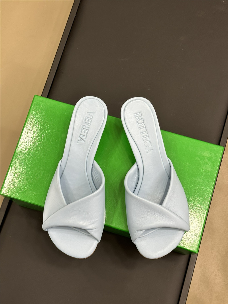 b0tt*ga Ven*ta mid heel blink mule in ice lambskin