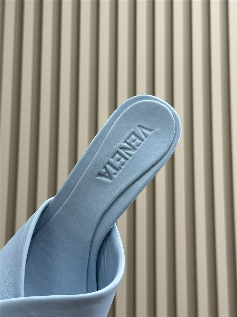 b0tt*ga Ven*ta mid heel blink mule in ice lambskin