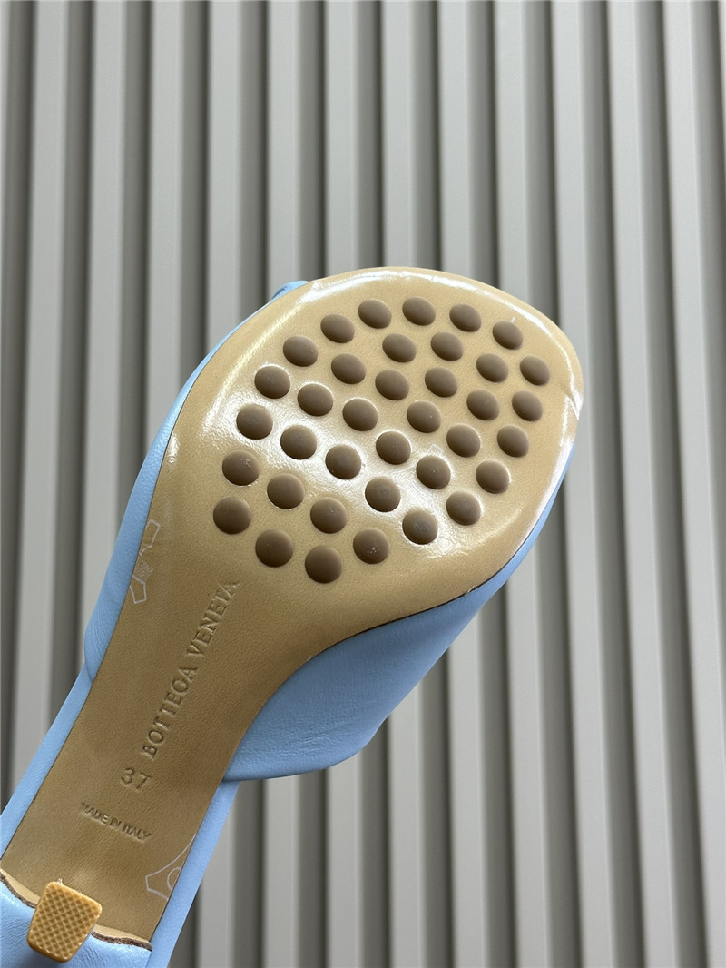 b0tt*ga Ven*ta mid heel blink mule in ice lambskin