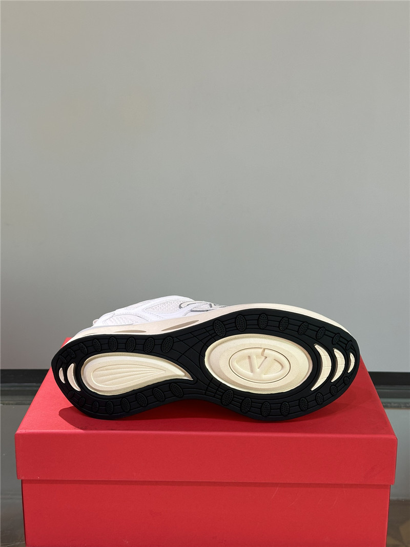 Va1e*ntin0 garavani white trainers