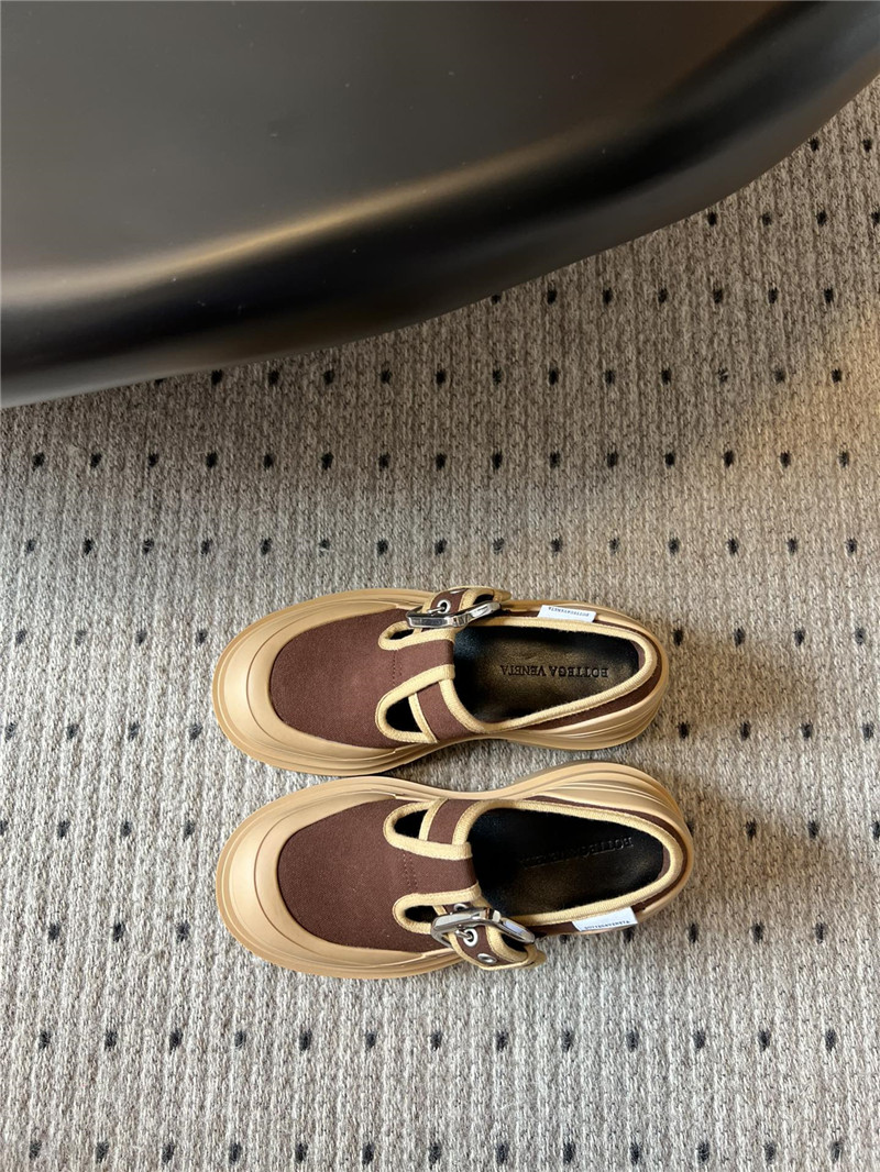 b0tt*ga Ven*ta trek mary-jane in brown and beige
