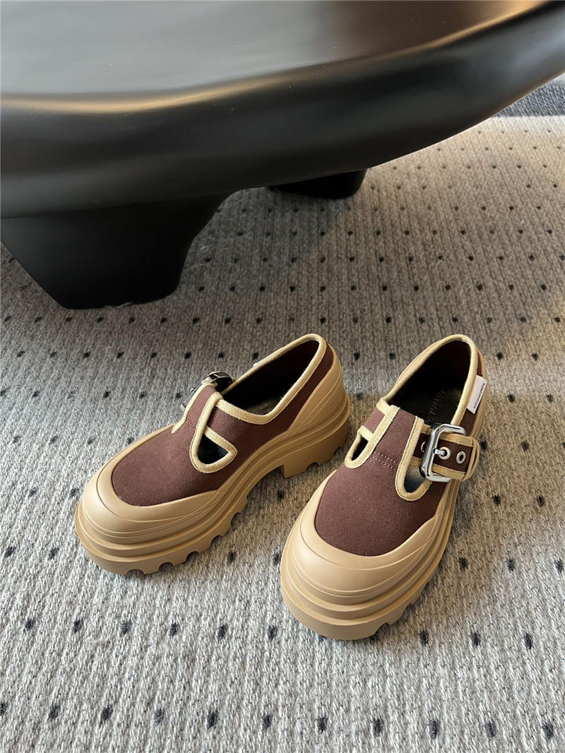 b0tt*ga Ven*ta trek mary-jane in brown and beige