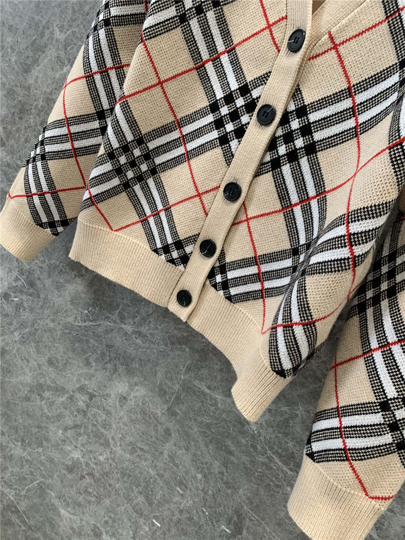 Bv*b*rry classic check knitted cardigan replicas clothes