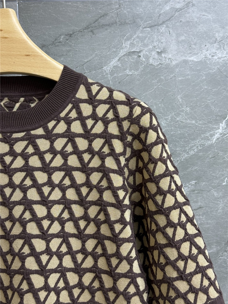 Va1e*ntin0 knitted short sleeve cheap replica designer clothes