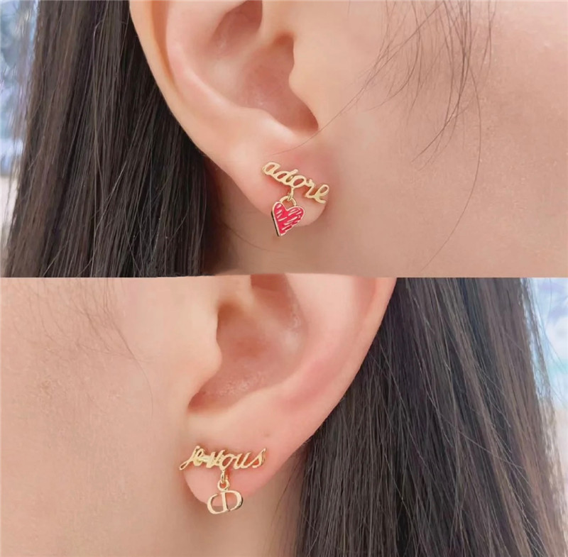 D10r red heart letter earrings