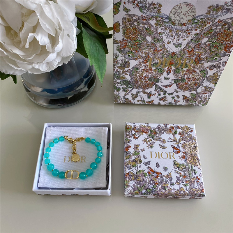 D10r green bead bracelet