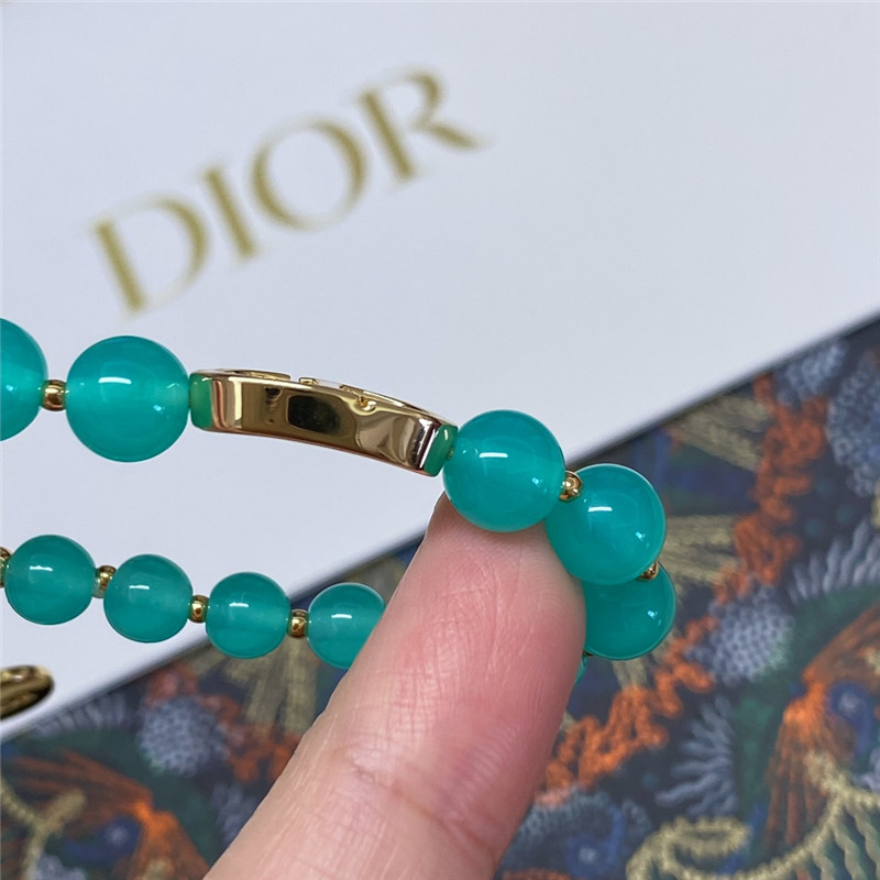 D10r green bead bracelet
