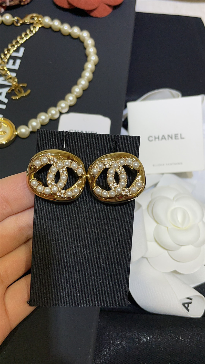 Ch**el hollow twisted sugar cube earrings