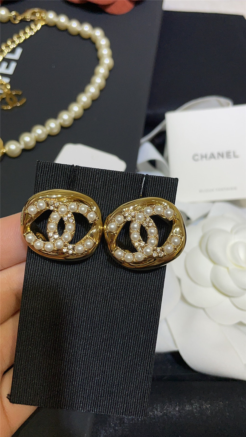 Ch**el hollow twisted sugar cube earrings