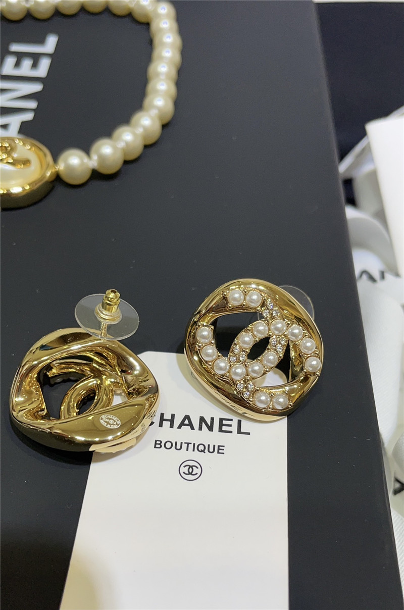 Ch**el hollow twisted sugar cube earrings