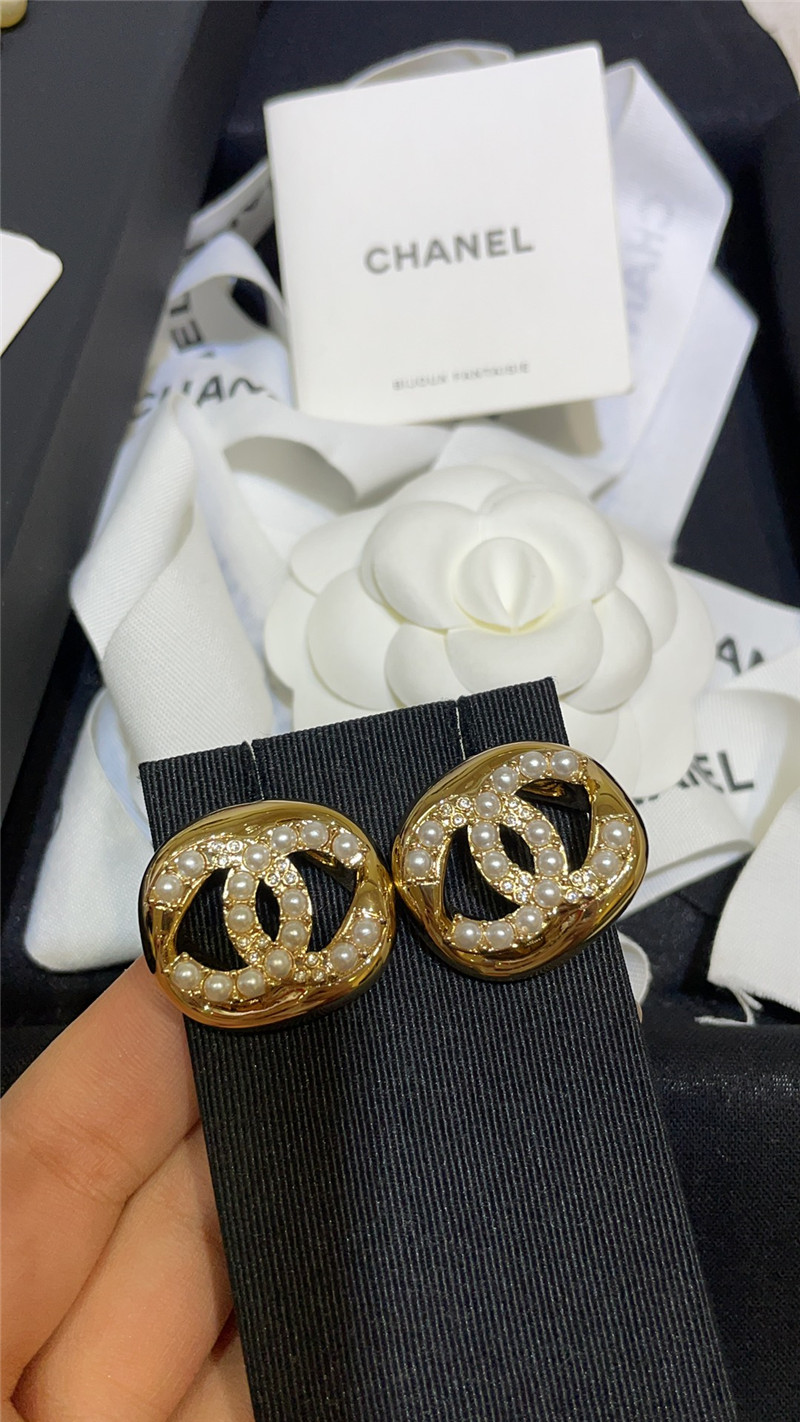 Ch**el hollow twisted sugar cube earrings