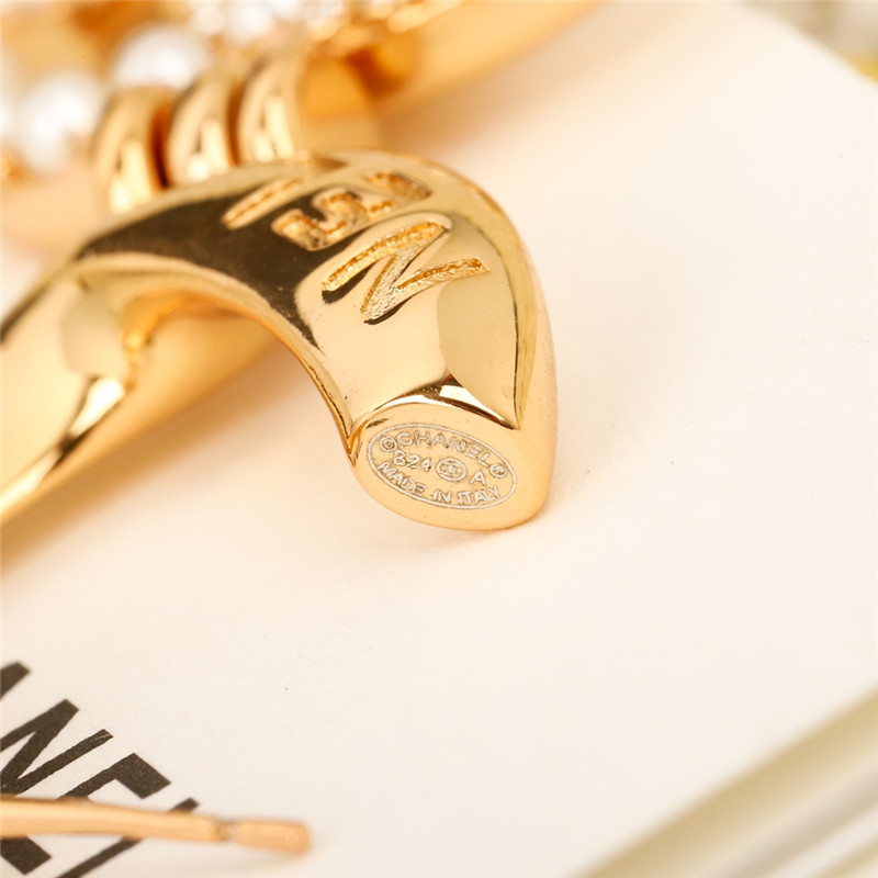 Ch**el hook hanging double c pearl earrings