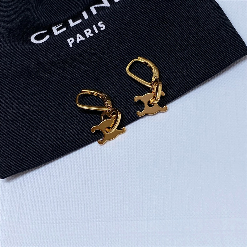Ce1i*e arc de triomphe heart earrings