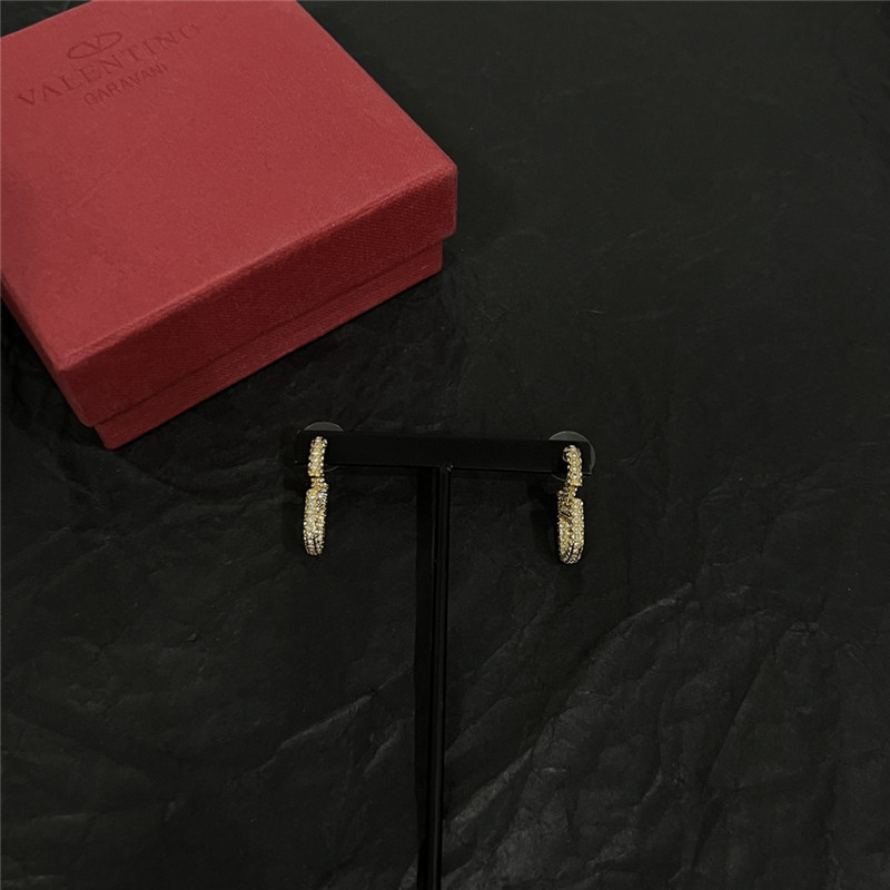 Va1e*ntin0 new earrings