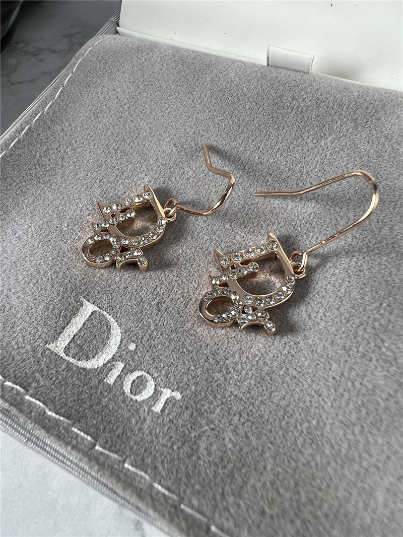 D10r new earrings