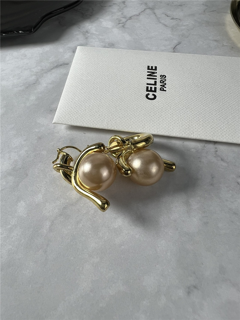 Ce1i*e buckle earrings