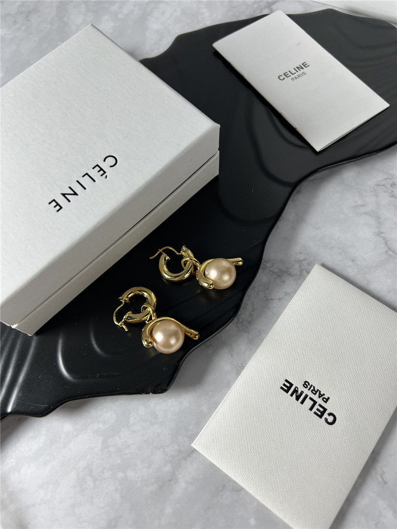 Ce1i*e nude pearl earrings