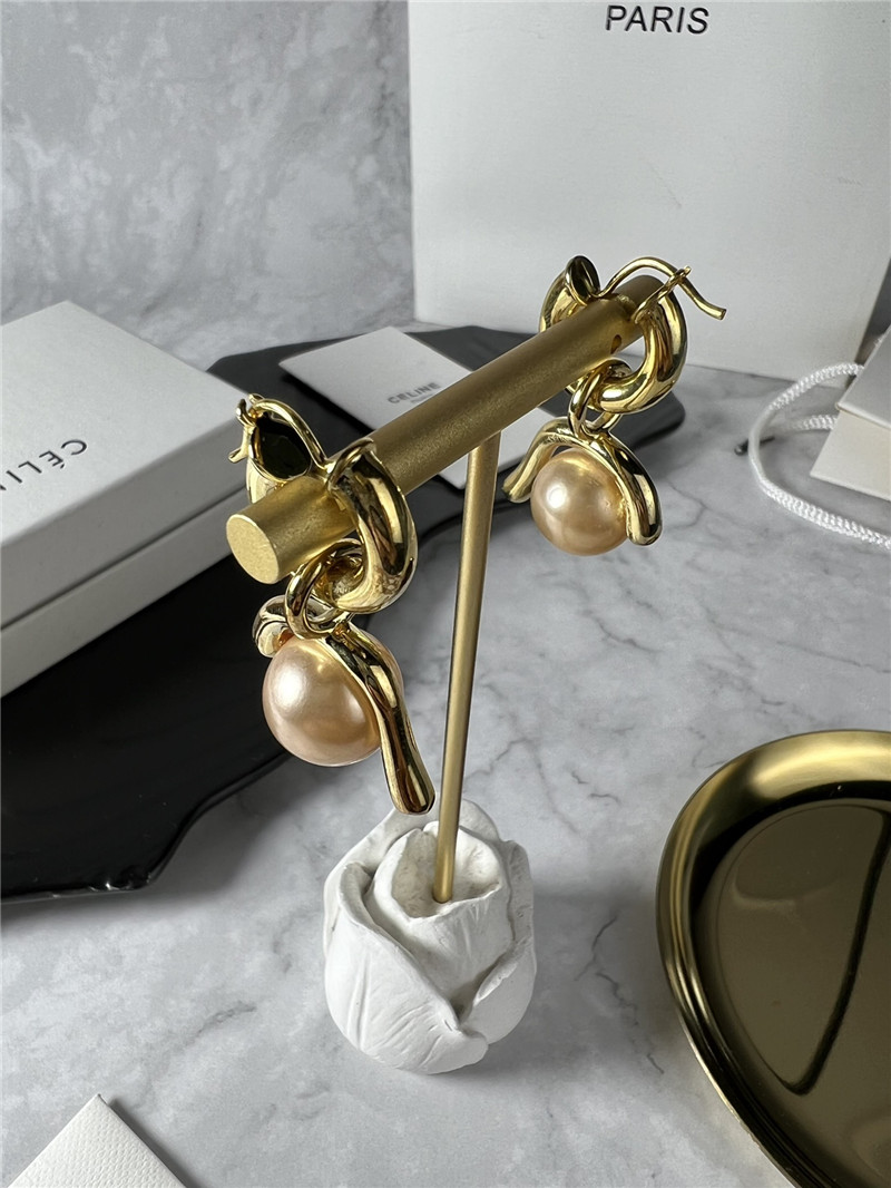 Ce1i*e nude pearl earrings