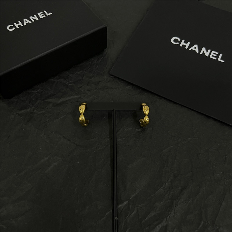 Ch**el vintage earrings