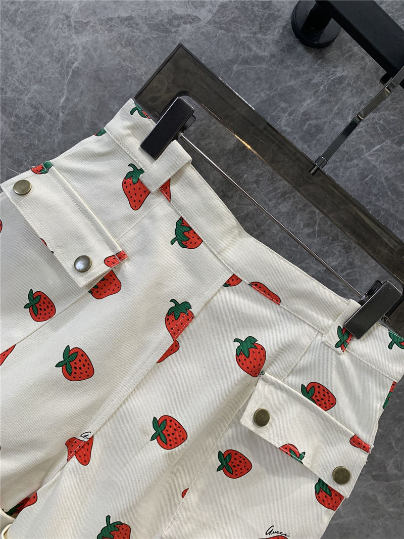 Gvc*1 strawberry print cargo shorts replica clothes