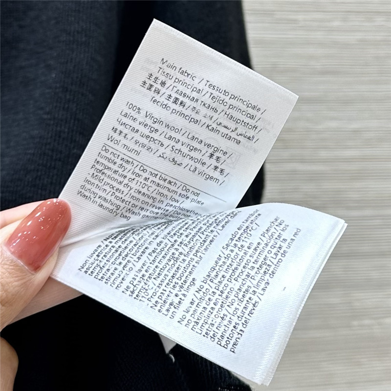 Va1e*ntin0 lapel ruffle knit short-sleeved top replica clothes