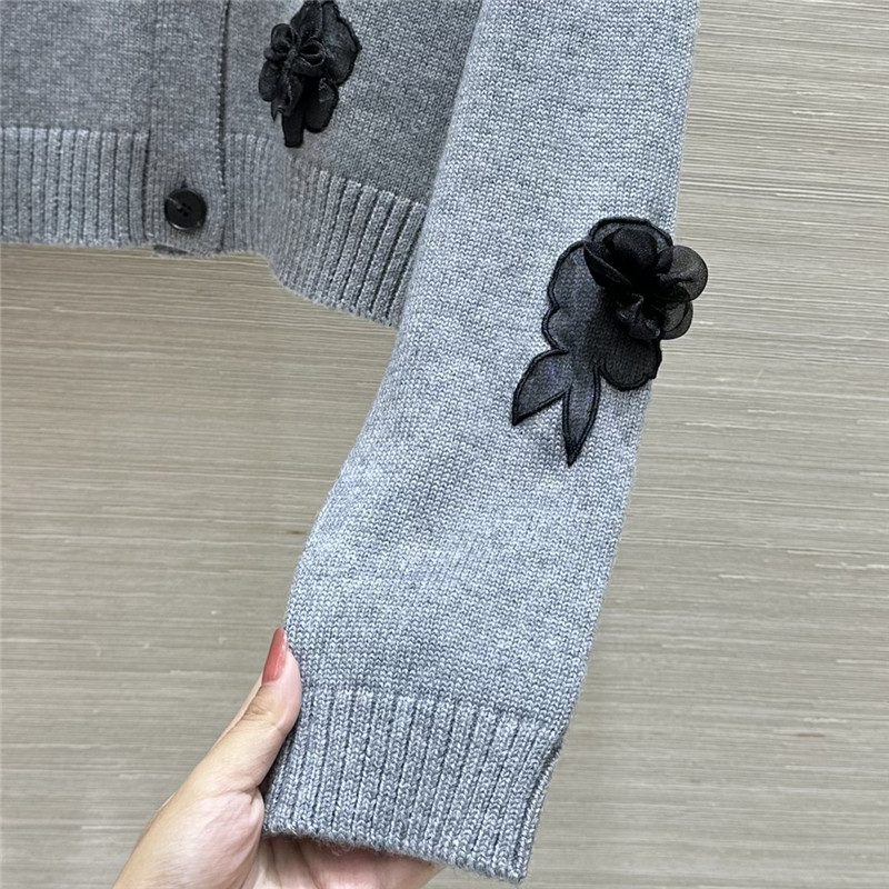 Va1e*ntin0 3d mesh flower small cardigan replica clothing