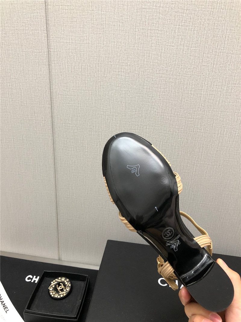 Ch**el cruise 2022/23 beige & black lambskin slingbacks pumps