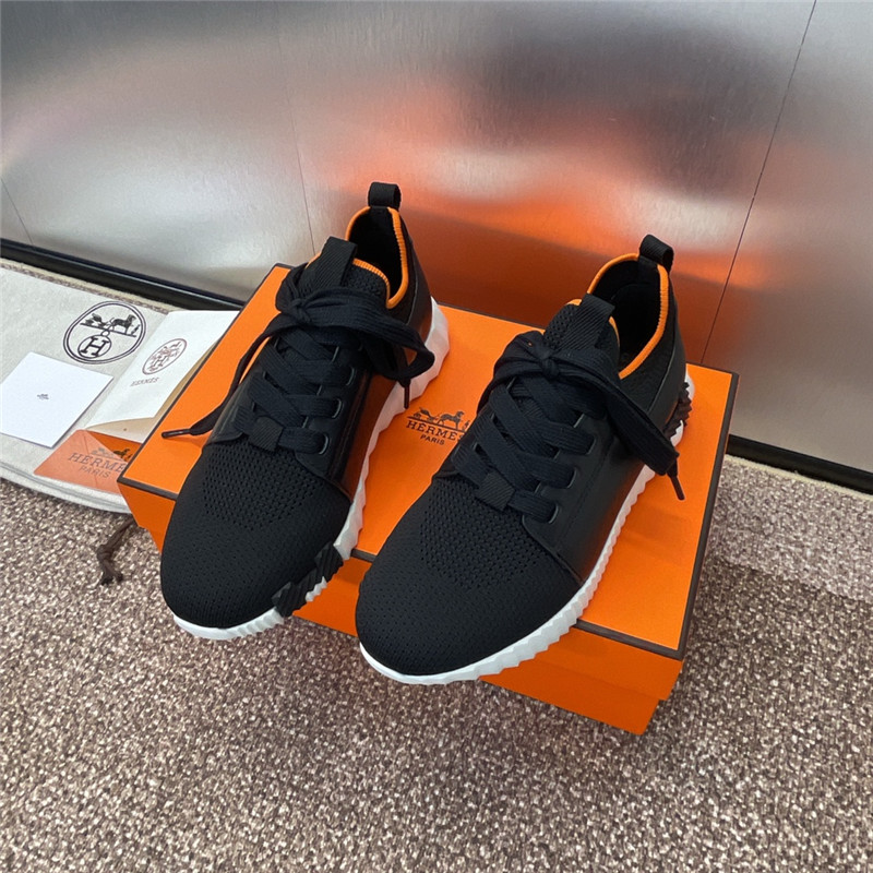 H**me5 bouncing sneaker black women