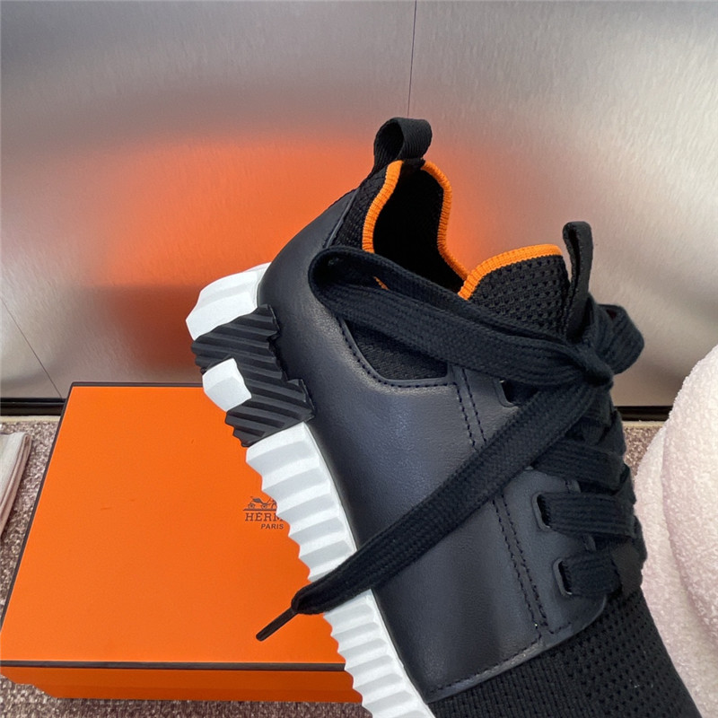 H**me5 bouncing sneaker black women