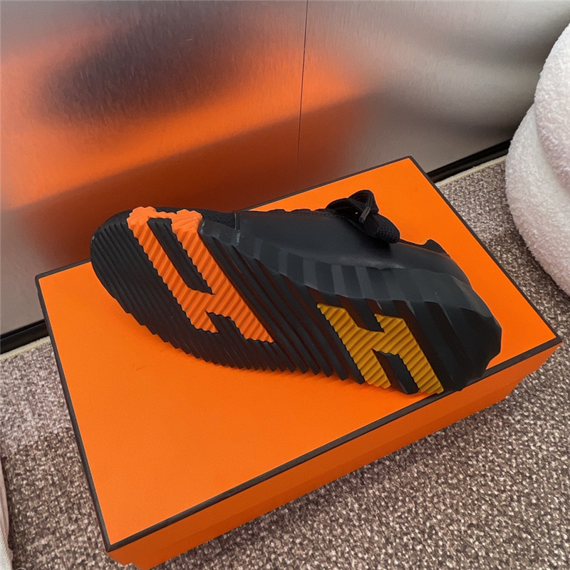 H**me5 bouncing sneaker black orange women