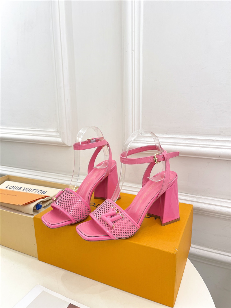 l0vis Vvtt0n shake sandal in pink patent calfskin