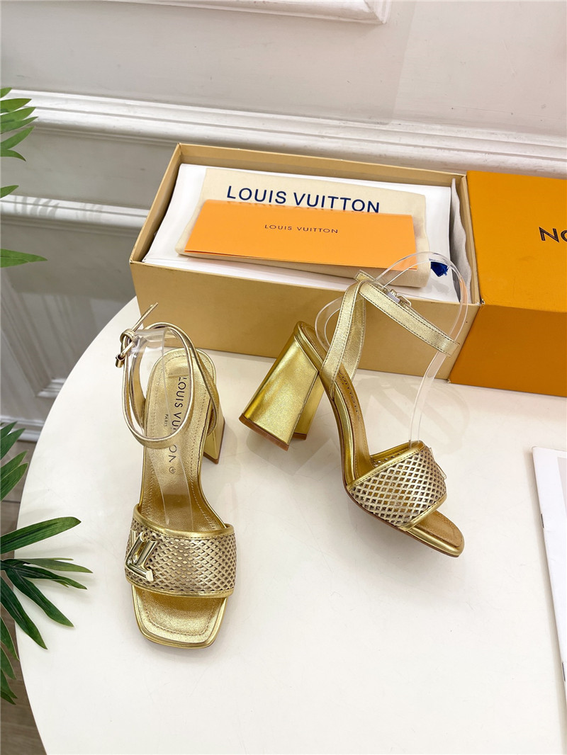l0vis Vvtt0n shake sandal in gold calfskin