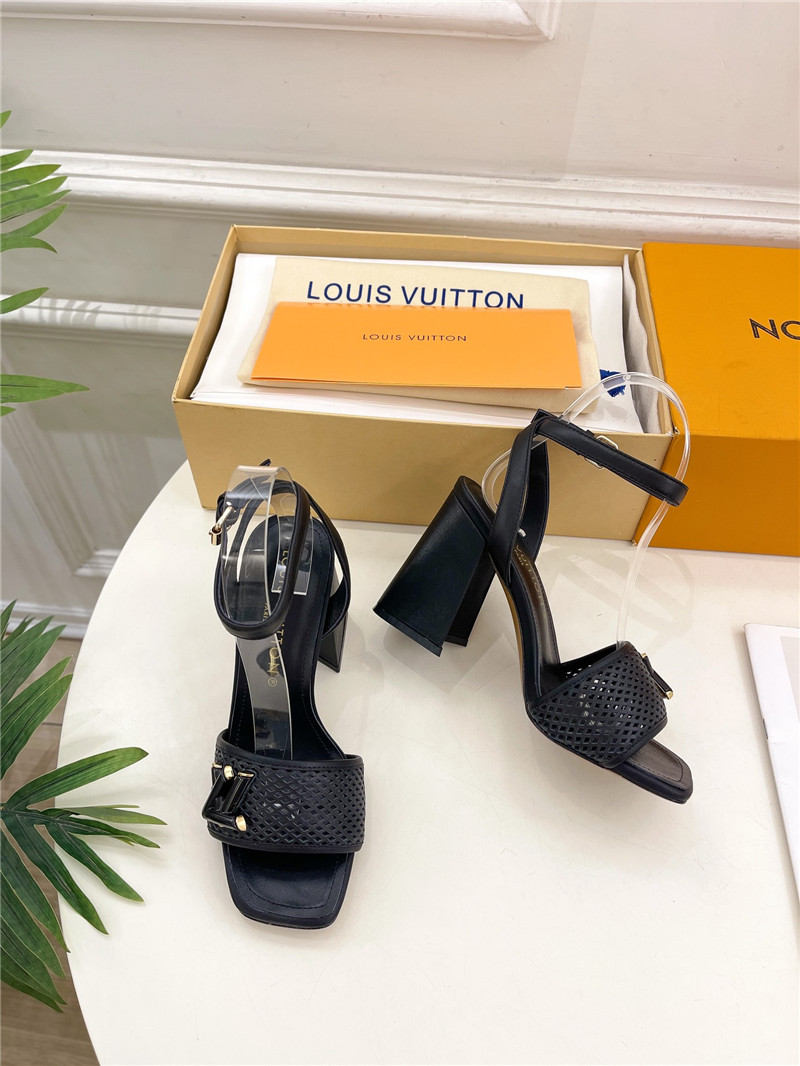 l0vis Vvtt0n shake sandal in black calfskin