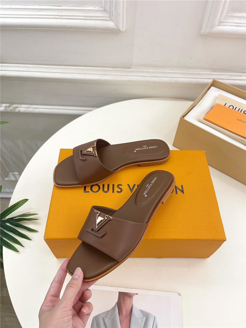 l0vis Vvtt0n lv capri flat mule brown