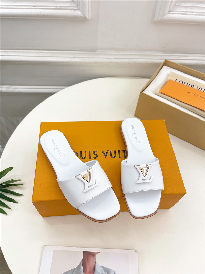 l0vis Vvtt0n lv capri flat mule white