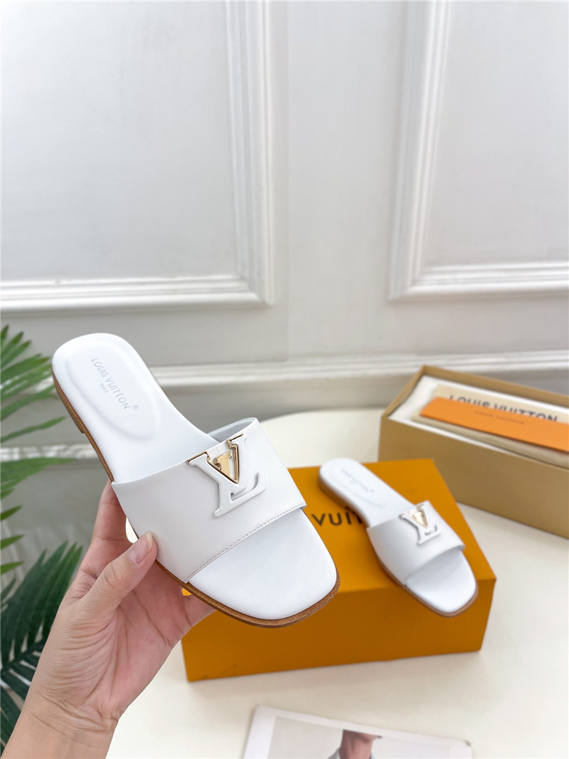l0vis Vvtt0n lv capri flat mule white