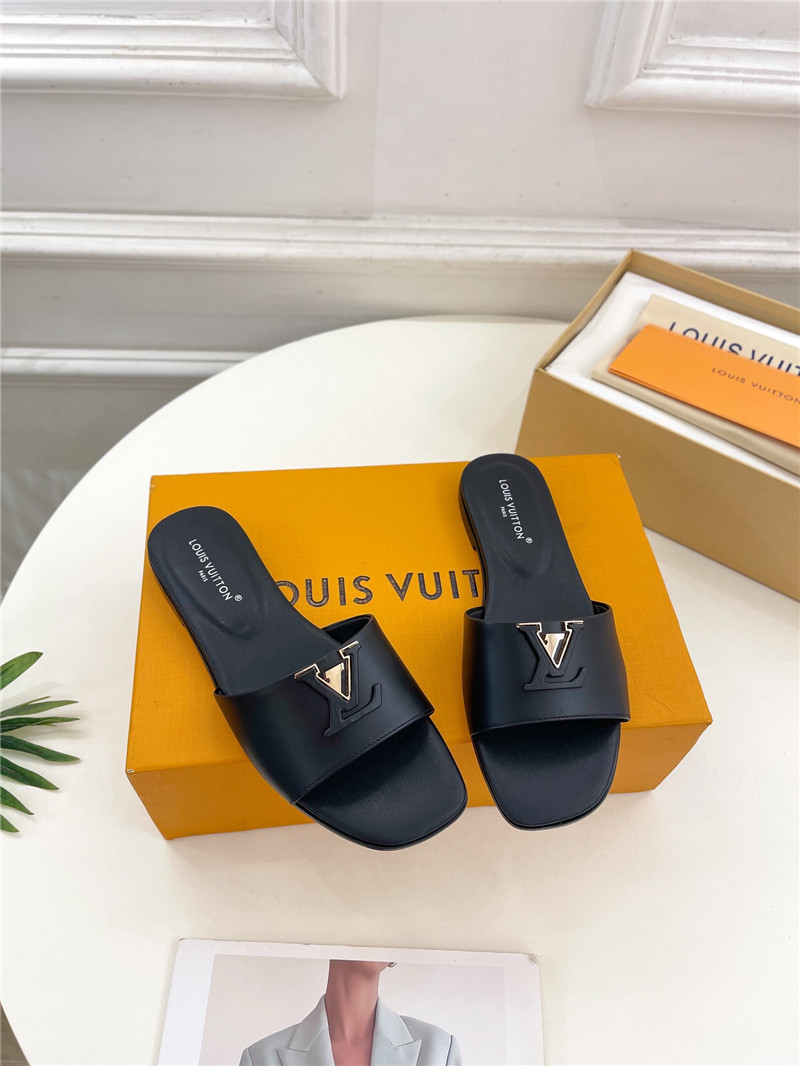 l0vis Vvtt0n lv capri flat mule black