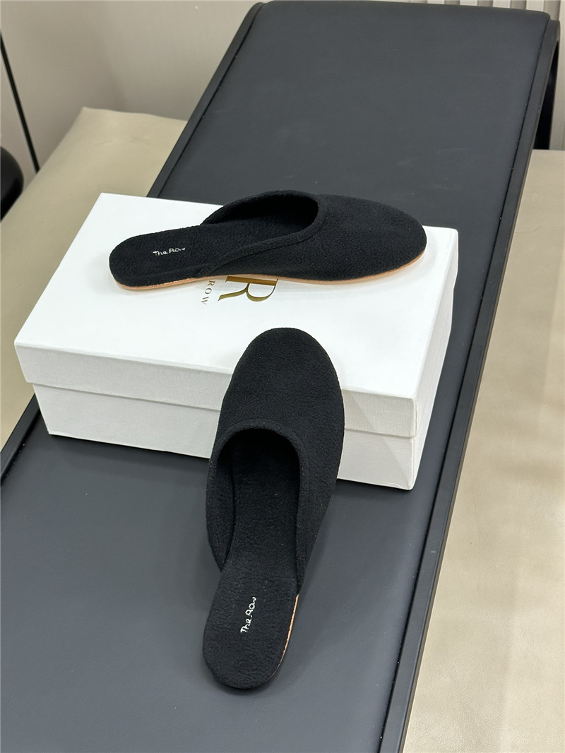 The R0w canal slip-on black suede