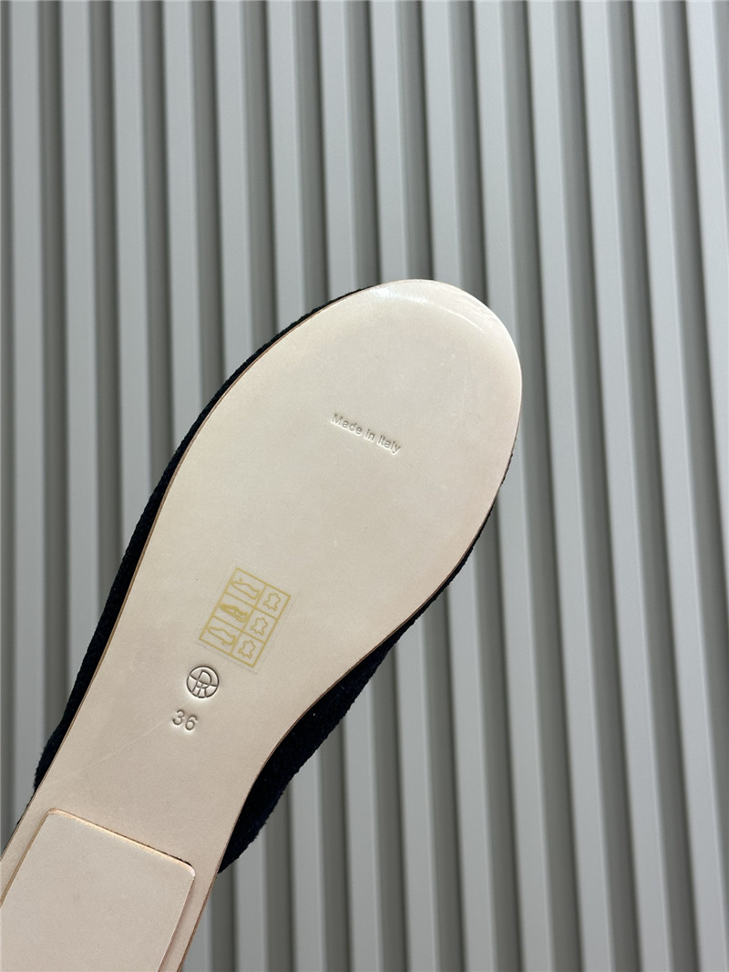 The R0w canal slip-on black suede