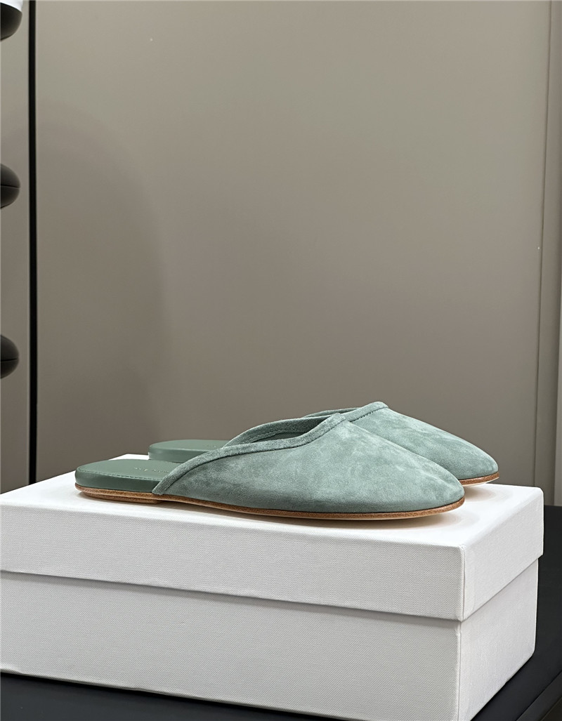 The R0w canal slip-on ice suede