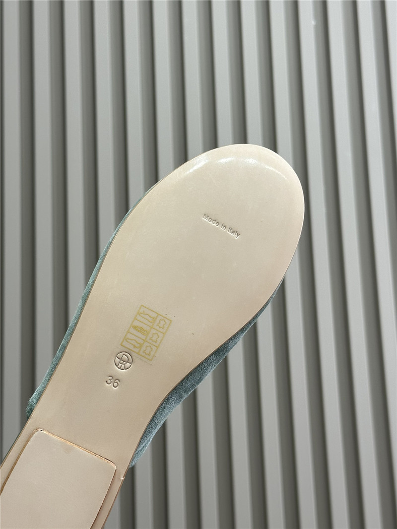 The R0w canal slip-on ice suede