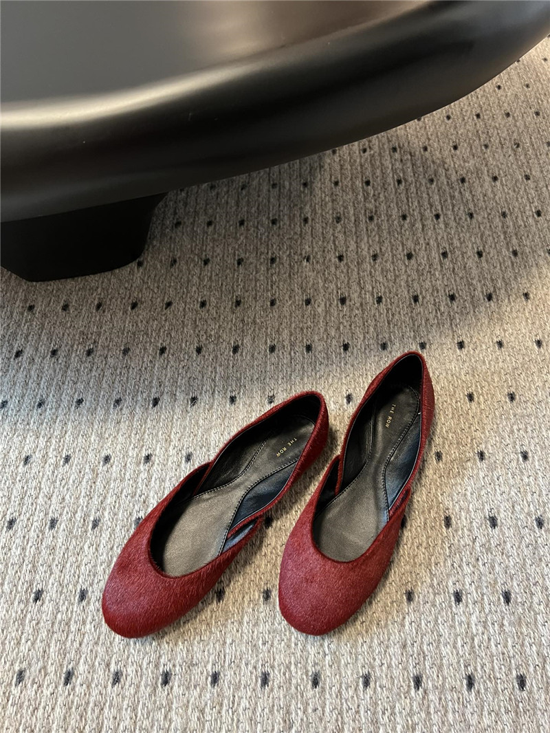 The R0w gemma ballet slipper burgundy suede