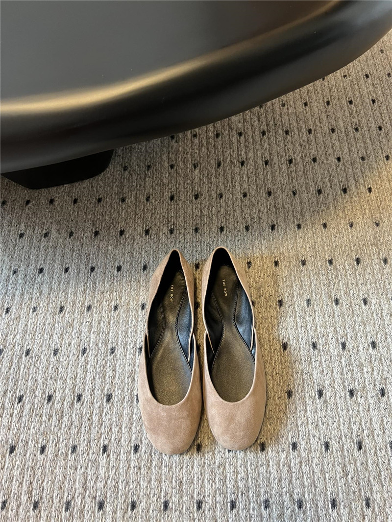 The R0w gemma ballet slipper bisquit suede