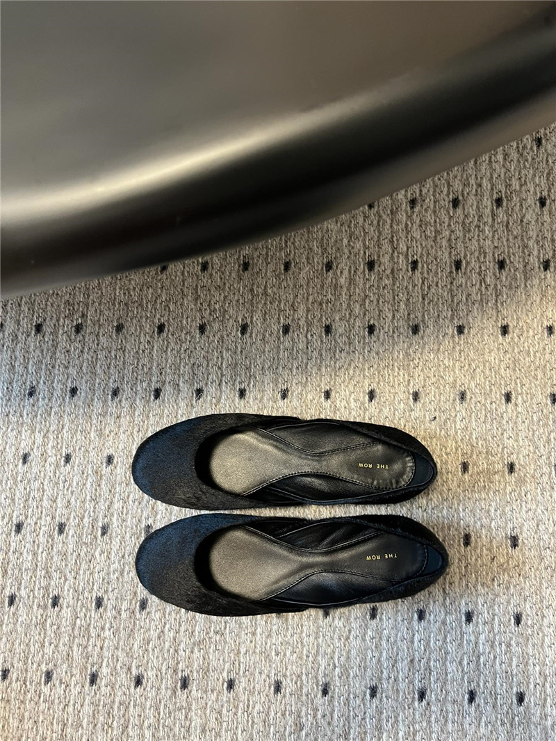 The R0w gemma ballet slipper black suede