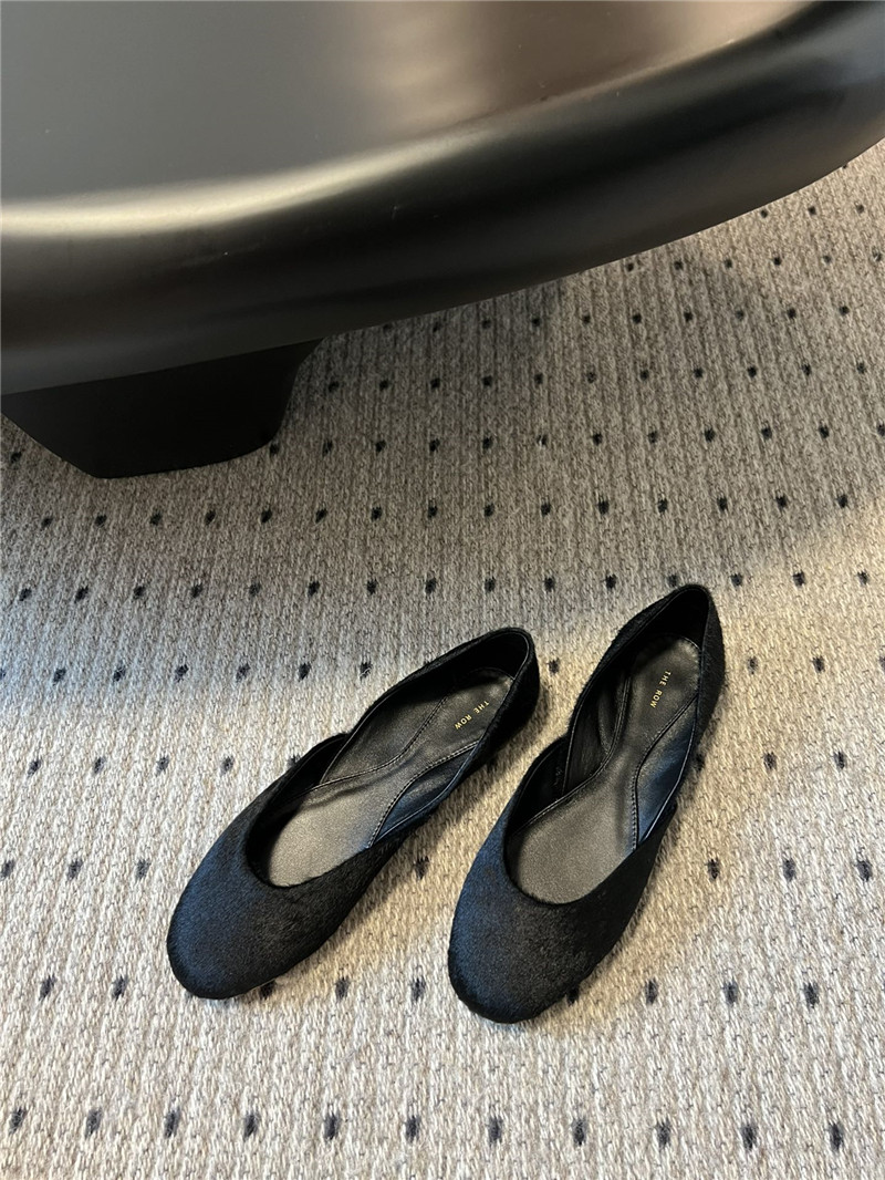 The R0w gemma ballet slipper black suede